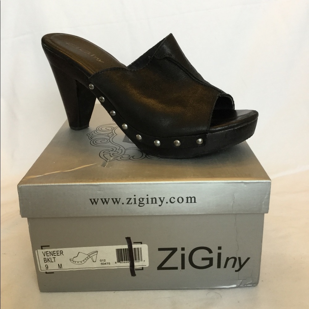 ZiGiny clog mule with stud detail size 9